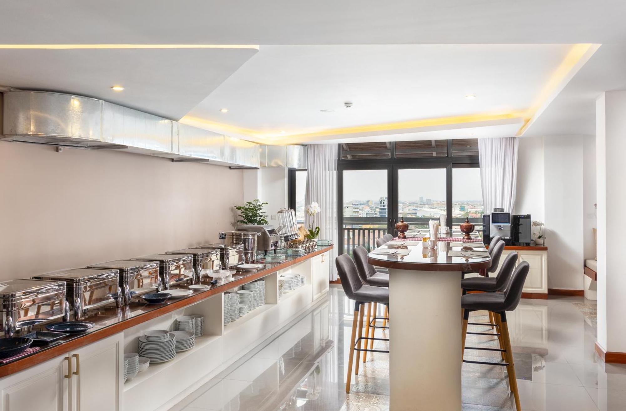 Jaya Suites Hotel Пном Пен Екстериор снимка