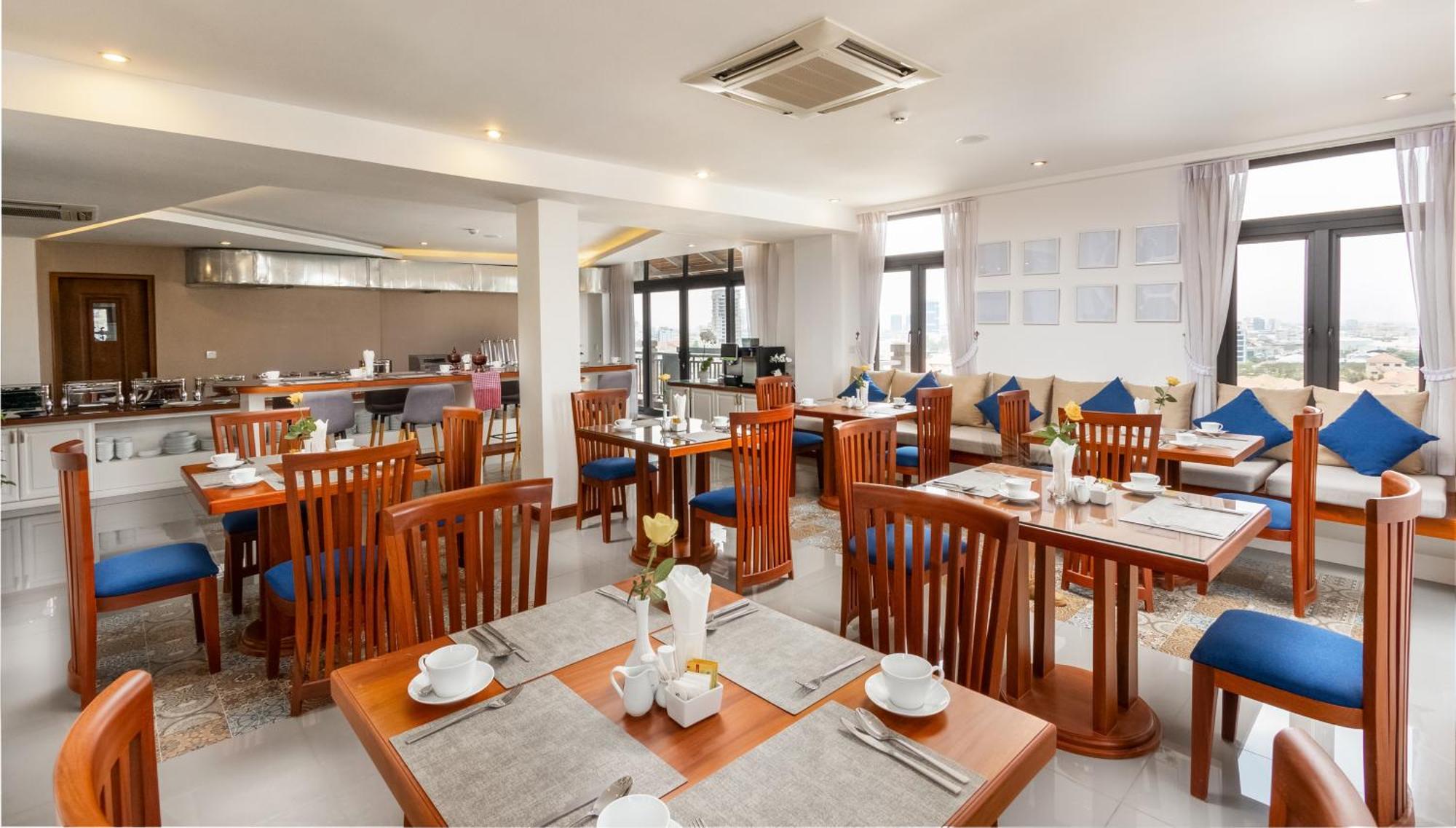 Jaya Suites Hotel Пном Пен Екстериор снимка